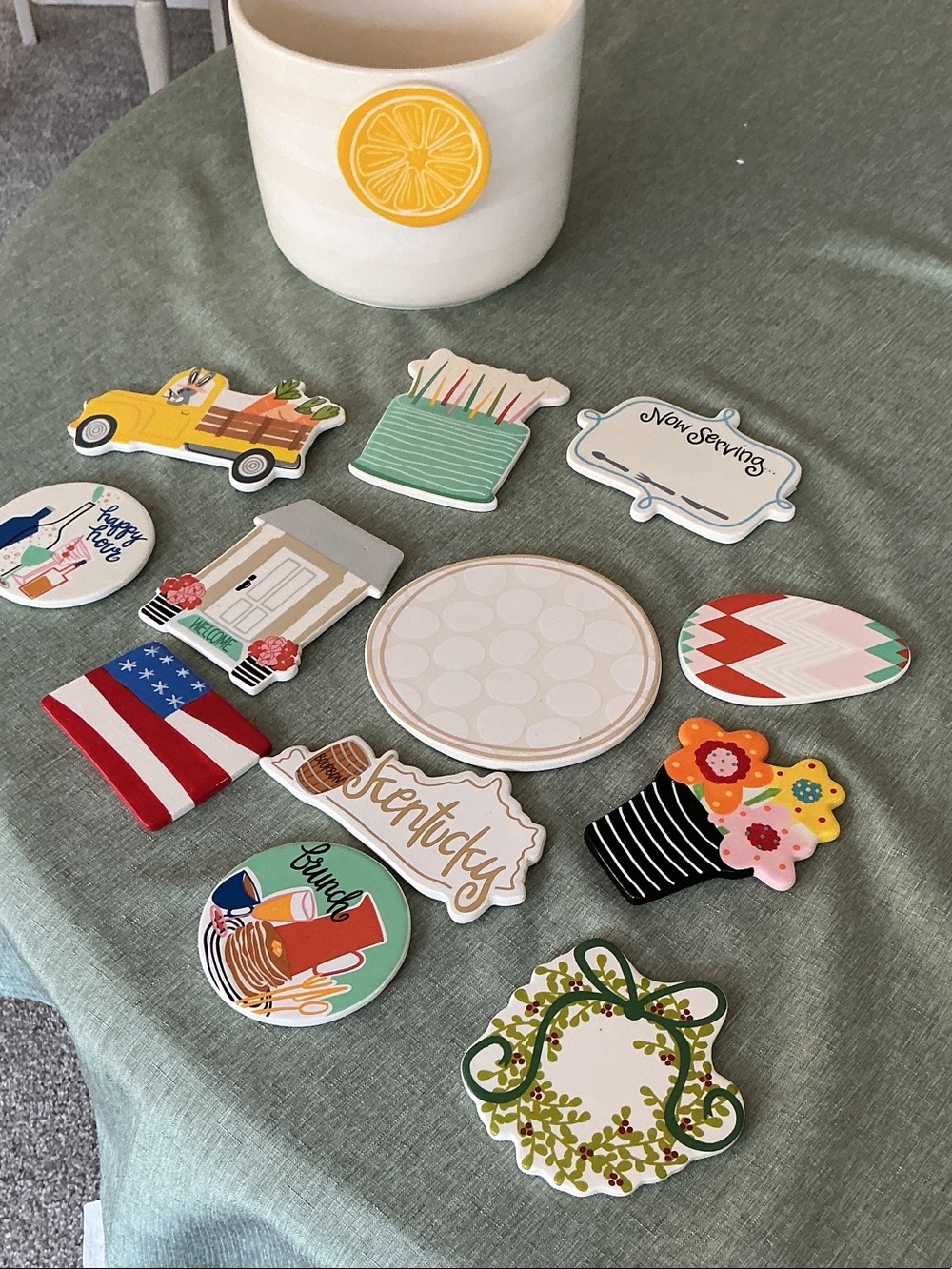 HAPPY EVERYTHING Set selling bowl and 12 Happy Everything Velcro attachments